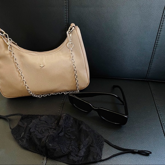 Everything In It’s Lace Face Mask - Picture 2 of 6